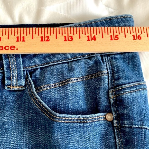 Jag Mid Rise Skinny Jeans w/5 pockets. Size 10 w/Spandex and Elastane. - Picture 11 of 13